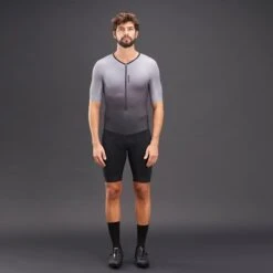 Finisseur Pro Gradient Short Sleeve Trisuit Black White -Flow Stroke Sales fns t301ss2001 02 101