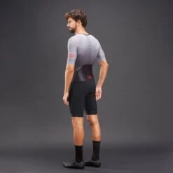 Finisseur Pro Gradient Short Sleeve Trisuit Black White -Flow Stroke Sales fns t301ss2001 02 103