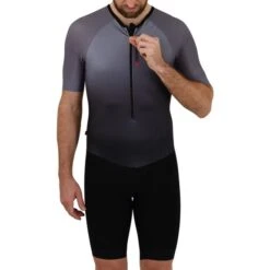 Finisseur Pro Gradient Short Sleeve Trisuit Charcoal Black 11 Finisseur Pro Gradient Short Sleeve Trisuit Charcoal Black -Flow Stroke Sales fns t301ss2001 03 101