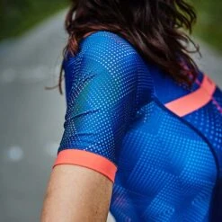 Zone3 Activate Plus Revolution Short Sleeve Trisuit Blue Pink Women 10 Zone3 Activate Plus Revolution Short Sleeve Trisuit Blue Pink Women -Flow Stroke Sales ts20wrev103 005